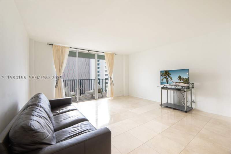 1 bedroom Condominium at 1001 91st St 701, Longwood Towers Condo, Bay Harbor Islands — photo 3