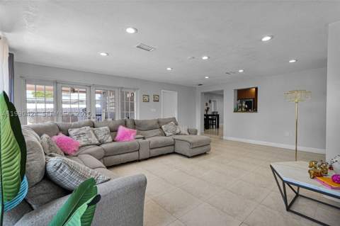 760 E 55th St, Hialeah FL - photo 18 of 44