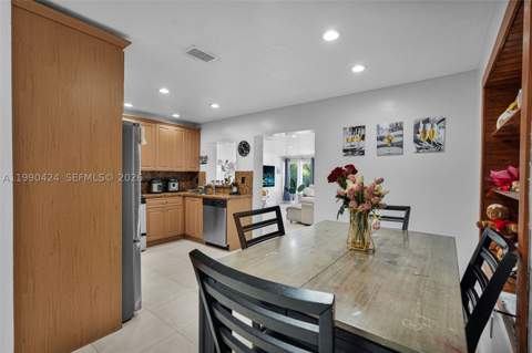 760 E 55th St, Hialeah FL - photo 7 of 44
