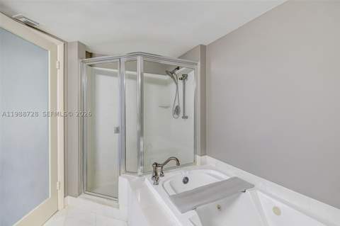 20185 E Country Club Dr 302, Aventura FL - photo 13 of 40
