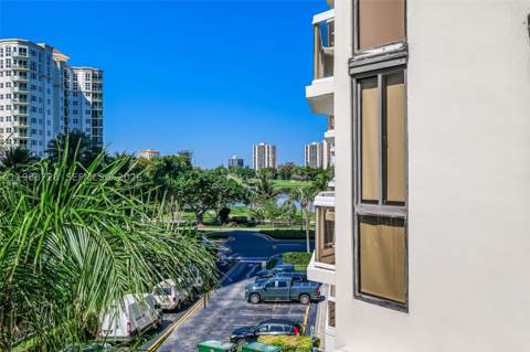 20185 E Country Club Dr 302, Aventura FL - photo 18 of 40