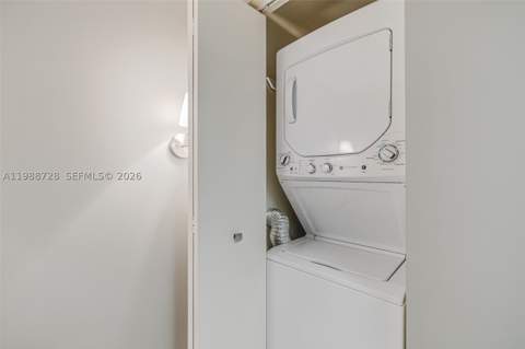 20185 E Country Club Dr 302, Aventura FL - photo 20 of 40