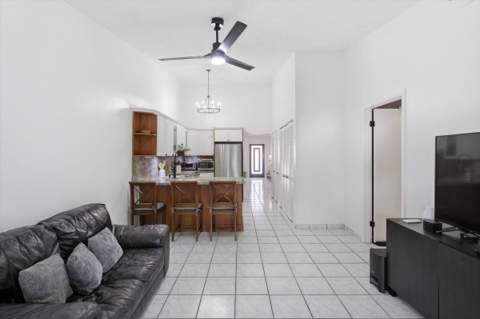 5465 W 27th Lane, Hialeah FL - photo 10 of 28