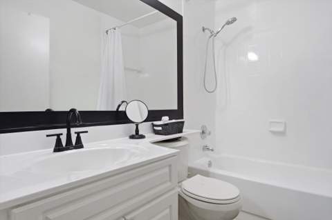5465 W 27th Lane, Hialeah FL - photo 15 of 28