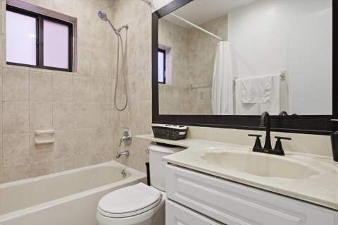 5465 W 27th Lane, Hialeah FL - photo 18 of 28