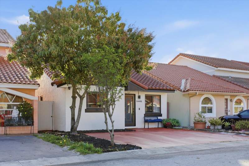 3 bedroom SingleFamilyResidence at 5465 W 27th Lane, Alameda By The Lake, Hialeah — photo 3