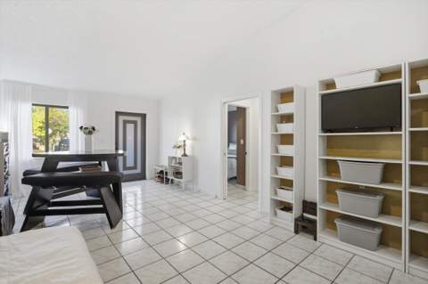 5465 W 27th Lane, Hialeah FL - photo 6 of 28