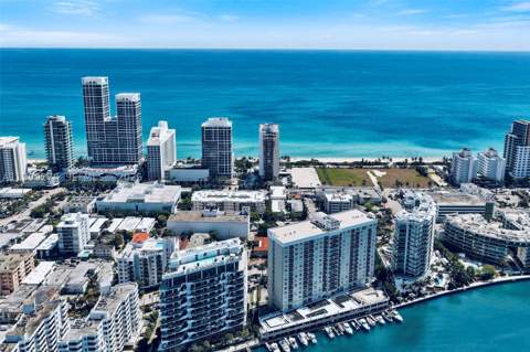 6767 Collins Ave 304, Miami Beach FL - photo 7 of 41