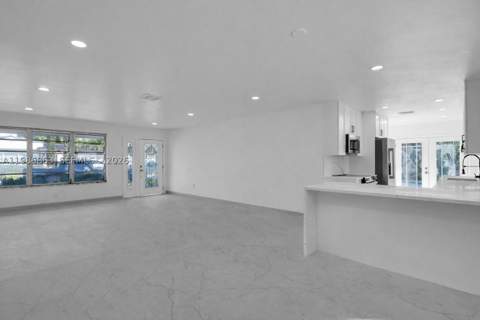 8850 NE 4th Ave, El Portal FL - photo 8 of 18