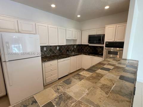 19390 Collins Ave 123, Sunny Isles Beach FL - photo 7 of 23