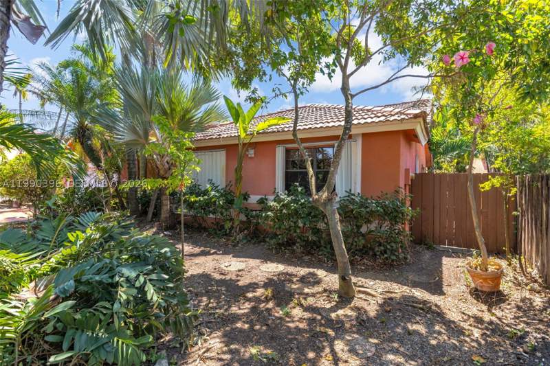 4 bedroom SingleFamilyResidence at 15012 SW 45th Ln, The Mansions, Miami — photo 4