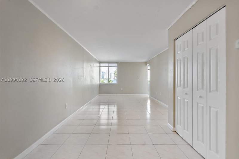 1 bedroom Condominium at 250 180th Dr 456, Caribbean Breeze Condo, Sunny Isles Beach — photo 5