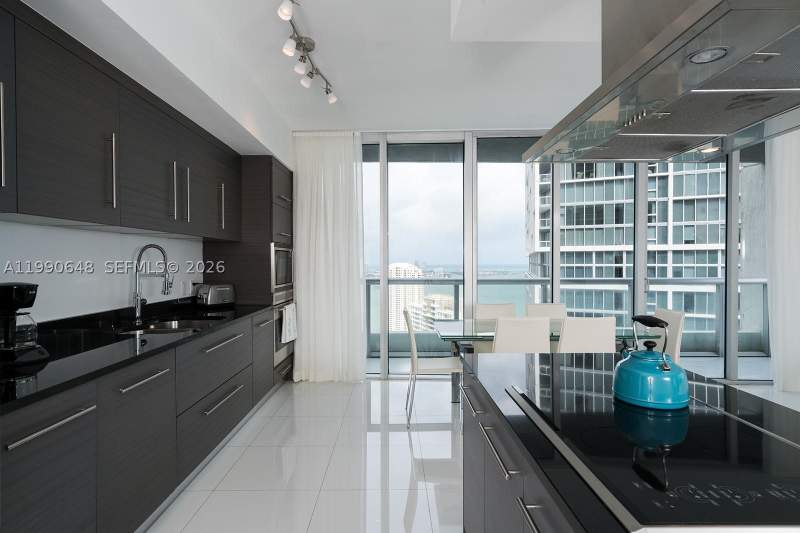 2 bedroom Condominium at 485 Brickell Ave 4110, Icon Brickell Condo No 3, Miami — photo 2