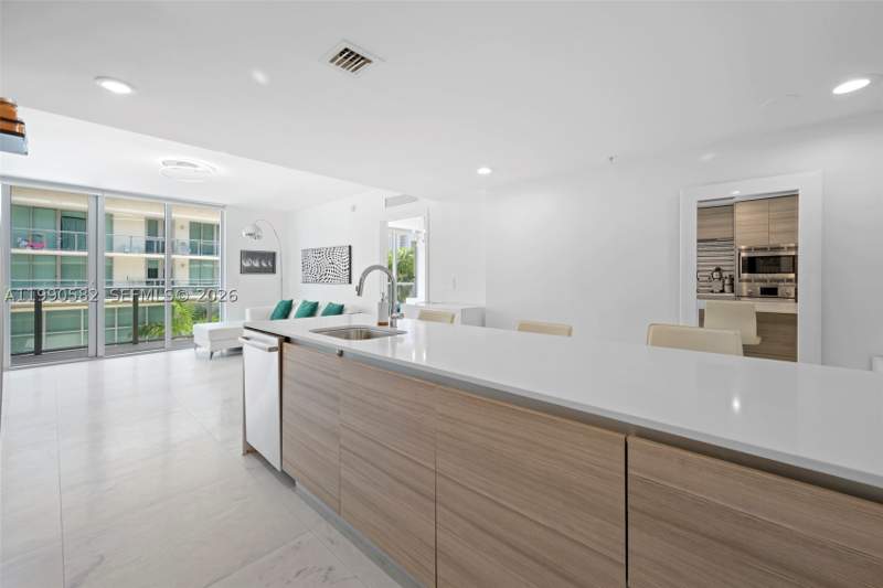 2 bedroom Condominium at 6610 Indian Creek Dr 406, Amd Pl Of 2nd Ocean Front, Miami Beach — photo 5