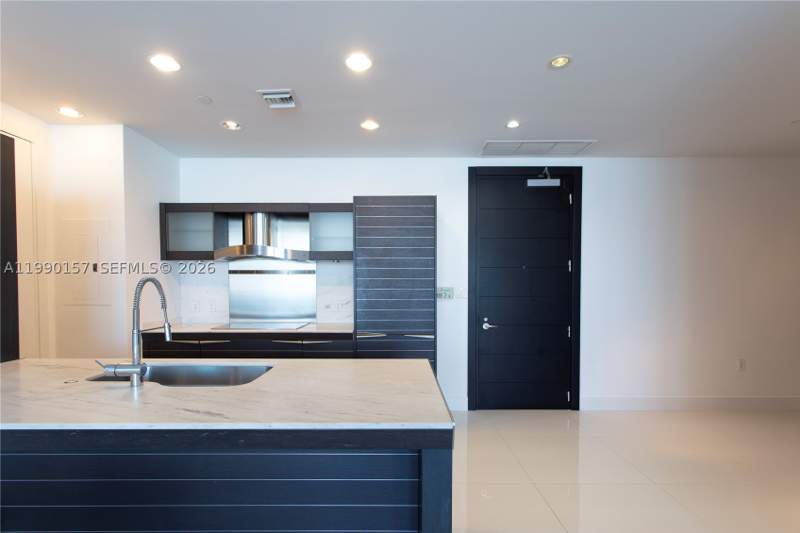 2 bedroom Condominium at 200 Biscayne Blvd Wy 4512, Epic West Condo, Miami — photo 2