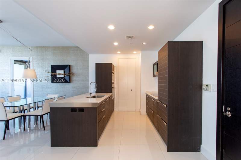 2 bedroom Condominium at 200 Biscayne Blvd Wy 4512, Epic West Condo, Miami — photo 5