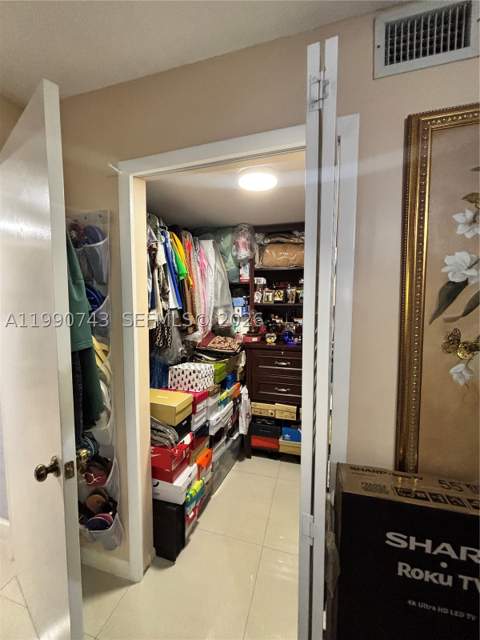2310 W 74th St 103, Hialeah FL - photo 15 of 18