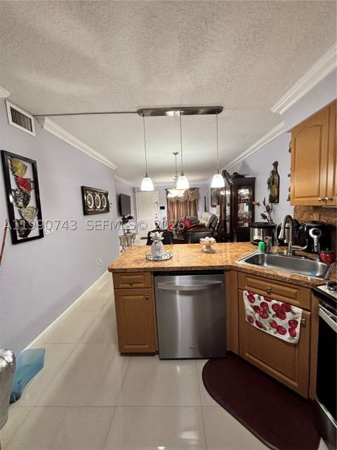 2310 W 74th St 103, Hialeah FL - photo 7 of 18