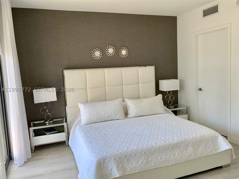 2 bedroom Condominium at 55 SW 9 St 2003, Brickell Heights West Con, Miami — photo 5