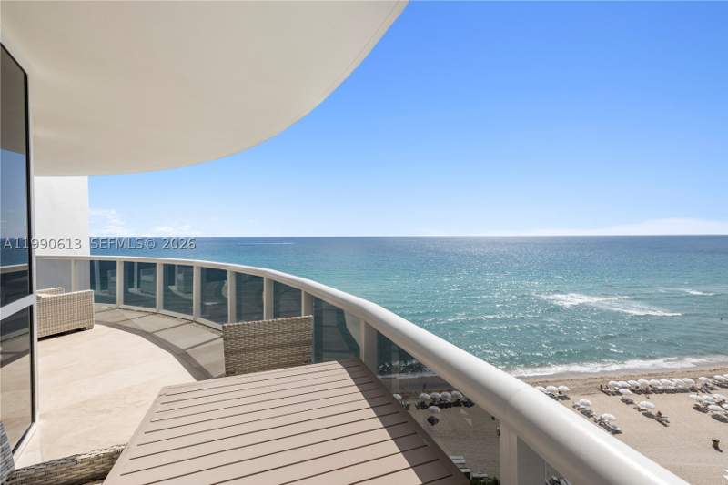 3 bedroom Condominium at 18201 Collins ave 1209, Trump Royale condo, Sunny Isles Beach — photo 2