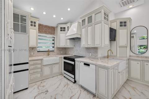 941 NE 119th St, Biscayne Park FL - photo 16 of 118