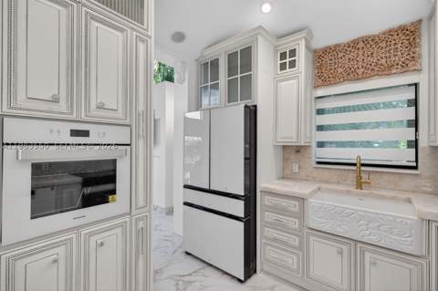 941 NE 119th St, Biscayne Park FL - photo 17 of 118