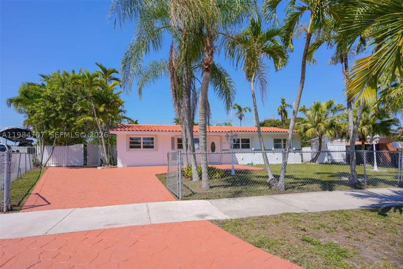 3 bedroom SingleFamilyResidence at 10521 SW 41st Ter, Heftler Homes Sec 1, Miami — photo 2