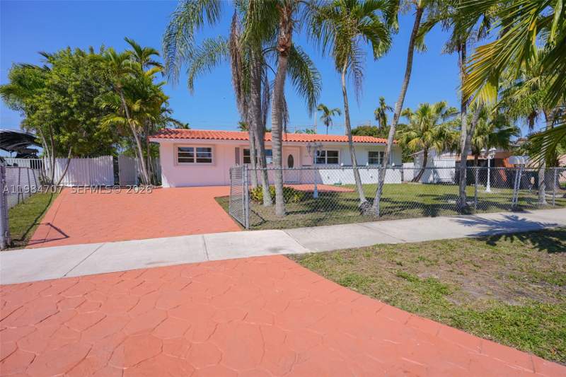 3 bedroom SingleFamilyResidence at 10521 SW 41st Ter, Heftler Homes Sec 1, Miami — photo 3