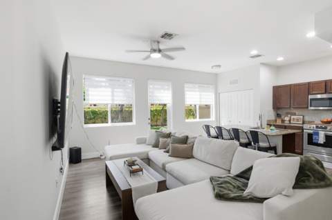 21482 NW 14th Court 21482, Miami Gardens FL - photo 12 of 43