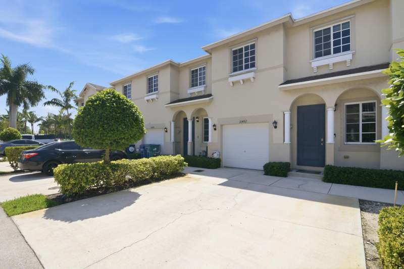 4 bedroom Townhouse at 21482 NW 14th Court 21482, Walden Townhomes, Miami Gardens — photo 2