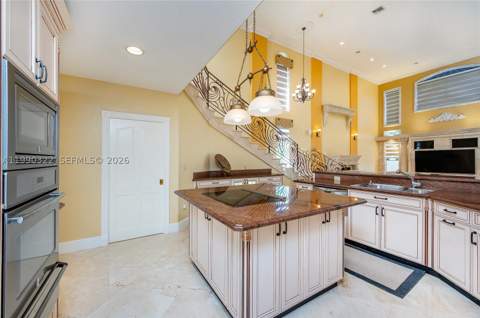 588 Miller Dr, Miami Springs FL - photo 12 of 67