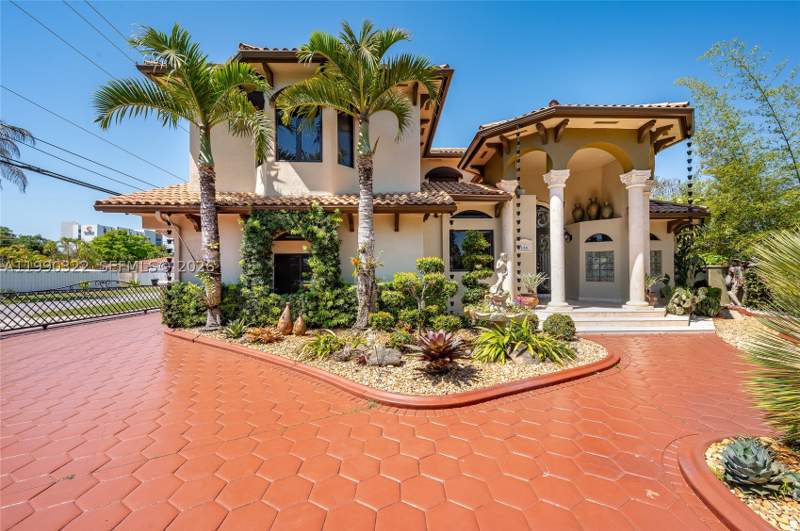 5 bedroom SingleFamilyResidence at 588 Miller Dr, Foust Sub, Miami Springs — photo 3