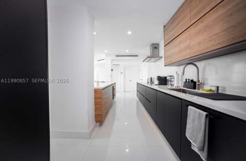 5600 Collins Ave 14K, Miami Beach FL - photo 12 of 45