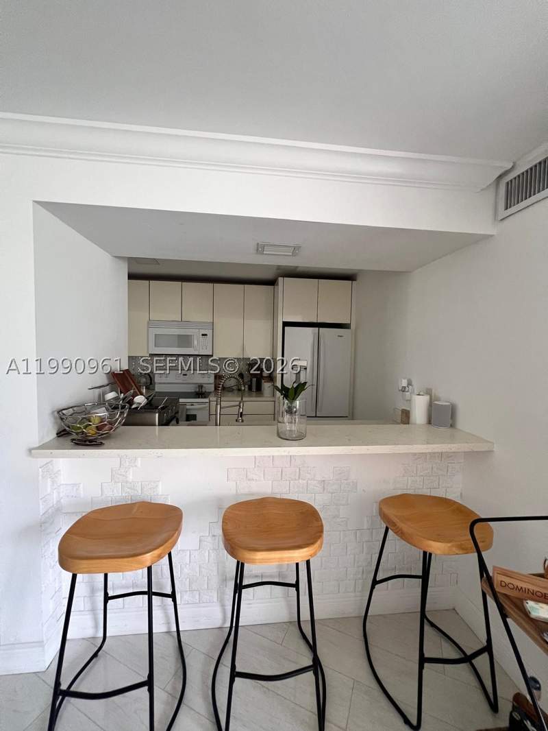 2 bedroom Condominium at 6955 NW 186th St F104, Las Brisas@ Country Club, Hialeah — photo 2