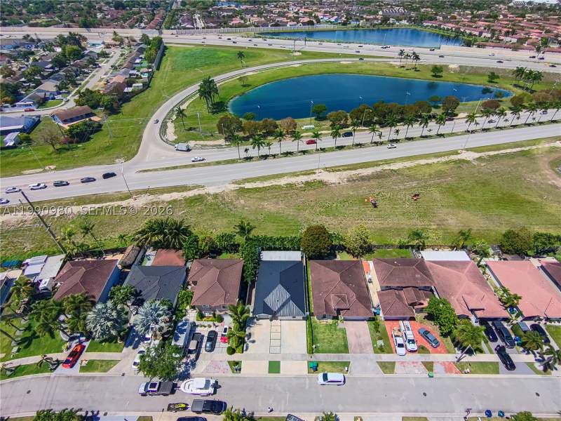 3 bedroom SingleFamilyResidence at 27964 SW 136th Pl, Abel Homes At Cambridge E, Homestead — photo 2