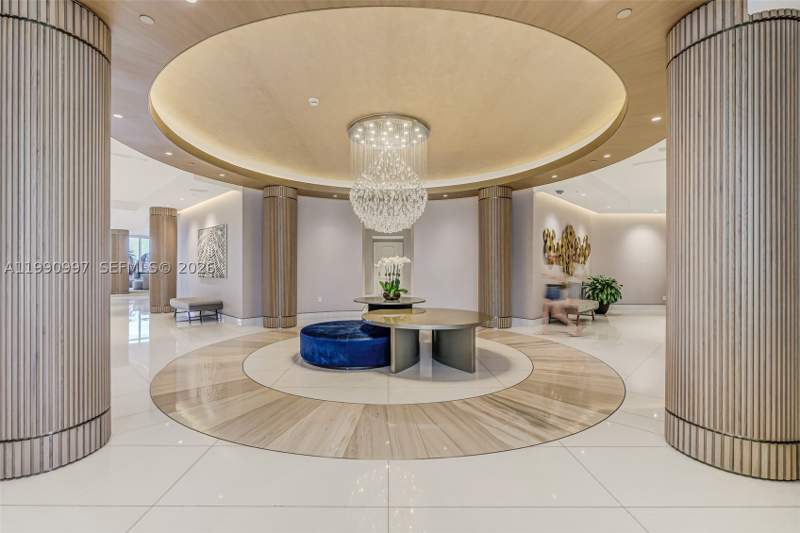 2 bedroom Condominium at 888 Brickell Key Dr 807, One Tequesta Point Condo, Miami — photo 2