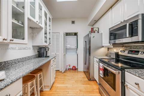 888 Brickell Key Dr 807, Miami FL - photo 20 of 62