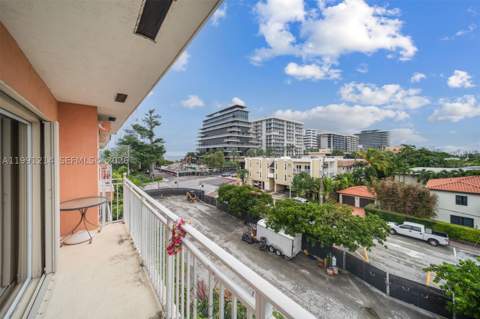 9008 Collins Ave 402, Surfside FL - photo 15 of 62