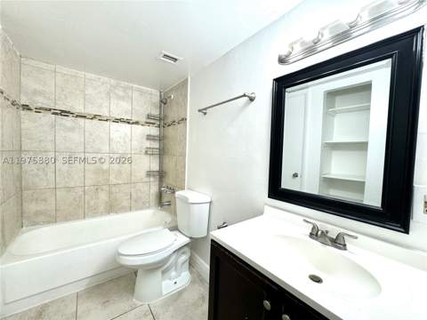 484 NW 165th St Rd A-411, Miami FL - photo 10 of 18