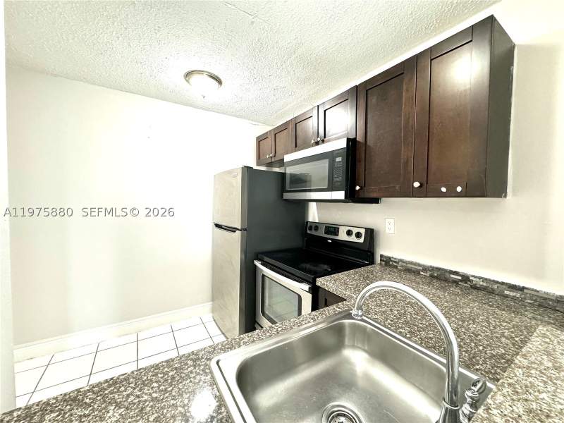 1 bedroom Condominium at 484 NW 165th St Rd A-411, Montecarlo Condo, Miami — photo 3