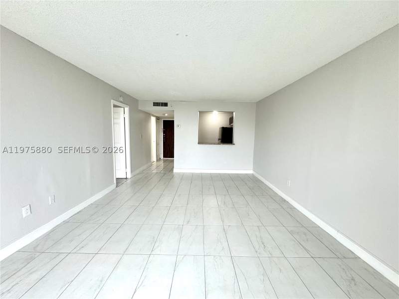 1 bedroom Condominium at 484 NW 165th St Rd A-411, Montecarlo Condo, Miami — photo 4
