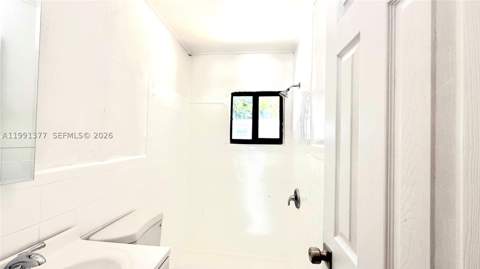 1352 NW 112th Ter, Miami FL - photo 11 of 31