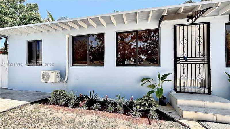 6 bedroom SingleFamilyResidence at 1352 NW 112th Ter, Avocado Estates, Miami — photo 2