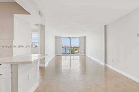2841 NE 163rd St 605, North Miami Beach FL - photo 7 of 37
