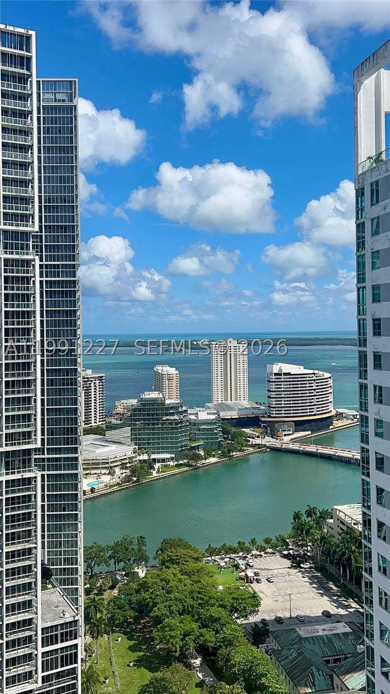 1 bedroom Condominium at 77 SE 5th St. 3614, Brickell Point, Miami — photo 2