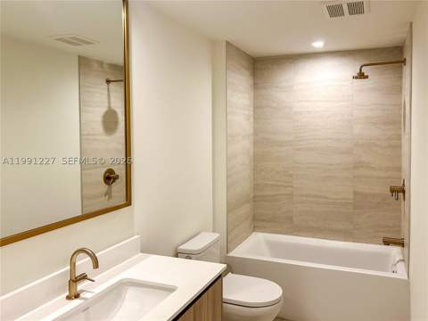 77 SE 5th St. 3614, Miami FL - photo 7 of 44