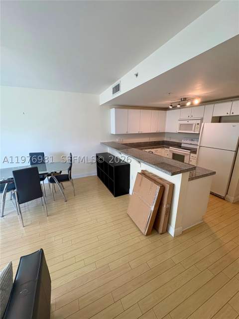 2740 SW 28th Ter 304, Miami FL - photo 8 of 14