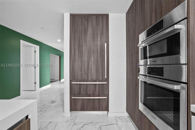 4 bedroom Condominium at 851 NE 1st Ave 3211, Paramount Miami Worldcent, Miami — photo 2