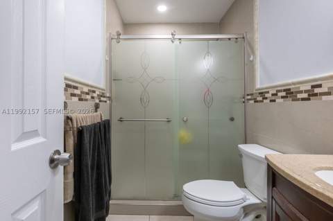 1261 W 43rd Pl, Hialeah FL - photo 16 of 58