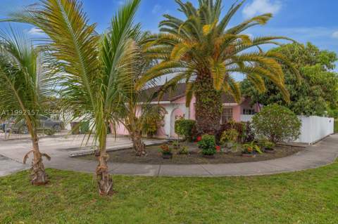 1261 W 43rd Pl, Hialeah FL - photo 6 of 58